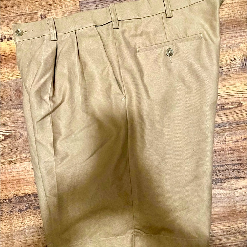 Docker’s golf shorts size 34 Like new